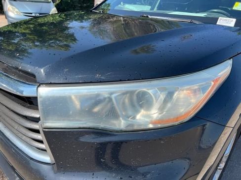 Used 2015 Toyota Highlander Limited w/ Driver Technology Package AWD/4WD image 10