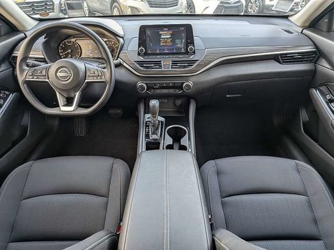 Used 2023 Nissan Altima 2.5 SV FWD image 14