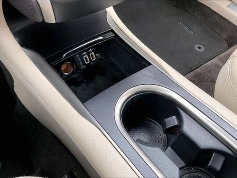 Used 2017 Lincoln MKC Select image 25