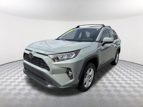 Used 2021 Toyota RAV4 XLE image 3