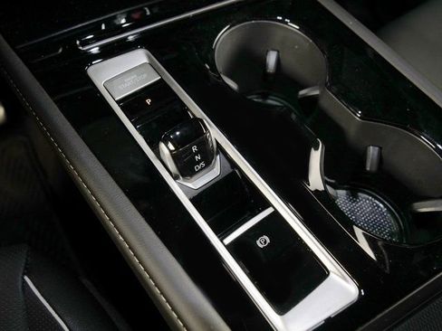 Used 2026 Volkswagen Atlas SEL Premium R-Line image 18