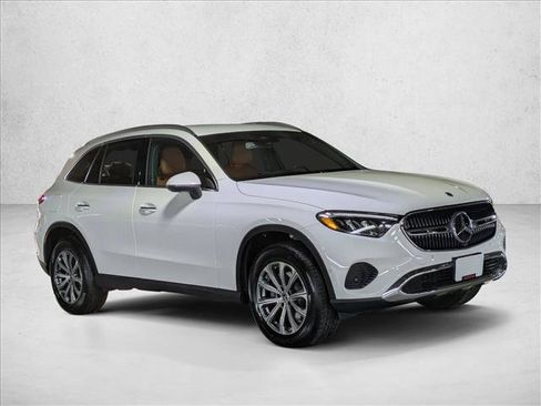 Certified 2025 Mercedes-Benz GLC 300 image 3