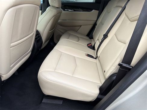 Used 2017 Cadillac XT5 FWD image 18