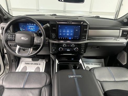 Used 2025 Ford F450 Platinum w/ FX4 Off-Road Package image 27