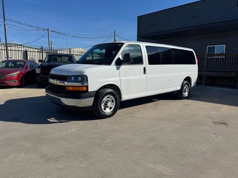 Used 2017 Chevrolet Express 3500 LT w/ LT Preferred Equipment Group image 2