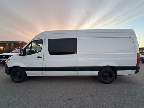 Used 2020 Mercedes-Benz Sprinter 2500 image 4