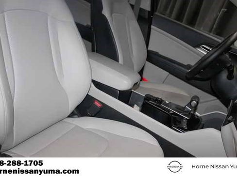 Used 2025 Kia Sportage EX w/ Premium Package image 6
