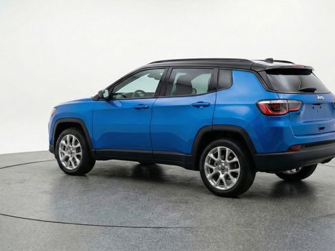 Used 2025 Jeep Compass Limited AWD/4WD image 6