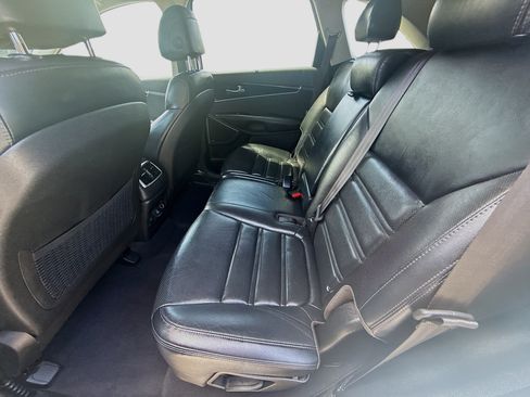 Used 2017 Kia Sorento SX FWD image 21