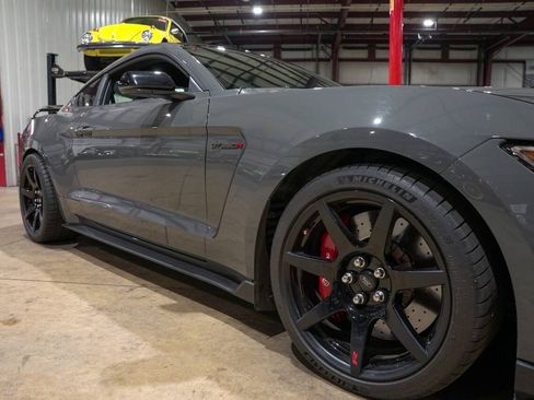 Used 2018 Ford Mustang Shelby GT350R w/ GT350R Equipment Group 920A RWD image 28
