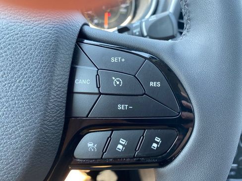 Used 2023 Jeep Cherokee Altitude Lux AWD/4WD image 16