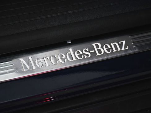 Used 2022 Mercedes-Benz GLS 450 4MATIC w/ AMG Line Exterior image 17