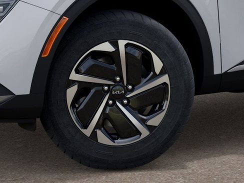 New 2025 Kia Sportage LX image 9