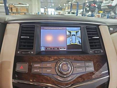 Used 2012 INFINITI QX56 4WD w/ Deluxe Touring Pkg image 29