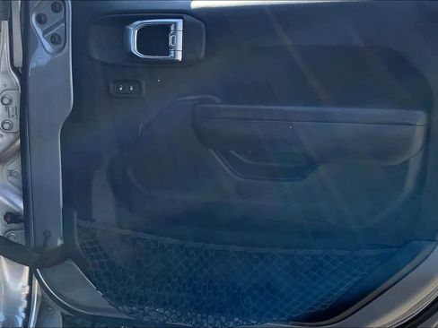 Used 2018 Jeep Wrangler Unlimited Sport S image 23