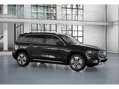 New 2025 Mercedes-Benz GLB 250 4MATIC image 13