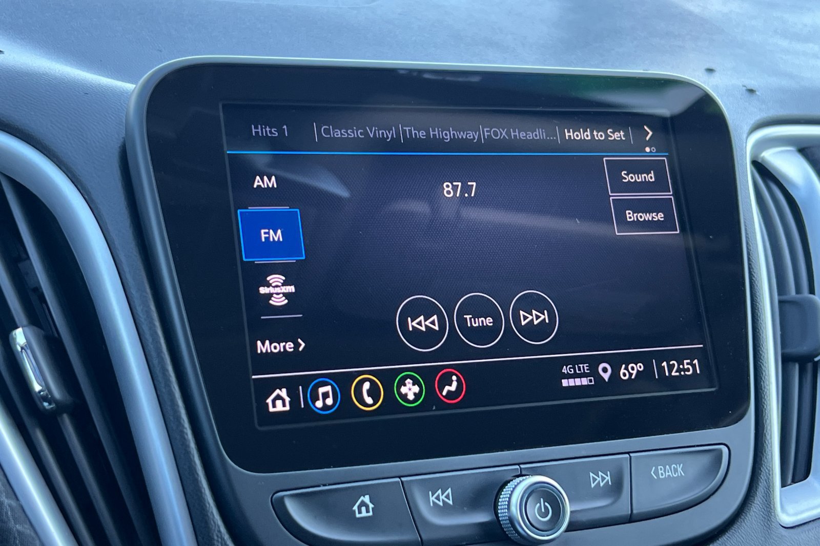 Used 2023 Chevrolet Malibu LT FWD image 18