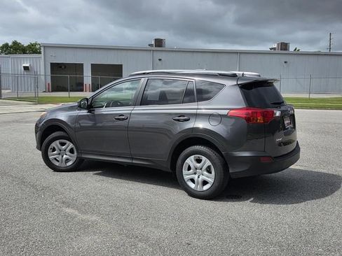 Used 2014 Toyota RAV4 LE FWD image 4