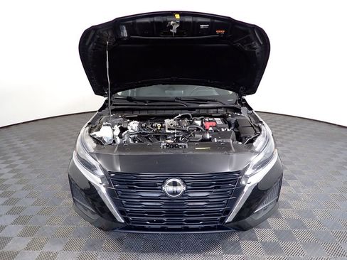 Used 2024 Nissan Altima 2.5 SV image 9