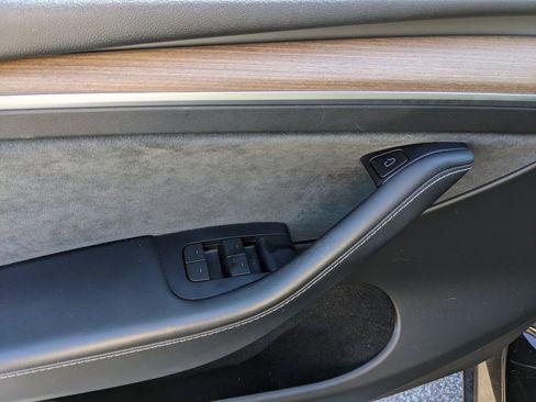 Used 2023 Tesla Model Y Long Range image 20