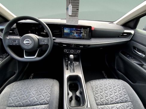 New 2025 Nissan Kicks SV w/ SV Premium Package image 6