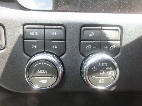 New 2026 GMC Sierra 1500 SLT w/ SLT Premium Plus Package AWD/4WD image 17