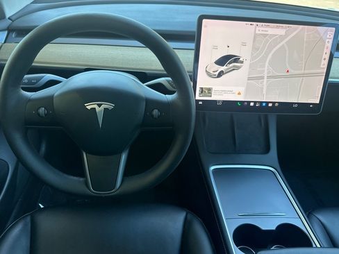 Used 2021 Tesla Model 3 Standard Range Plus RWD image 18