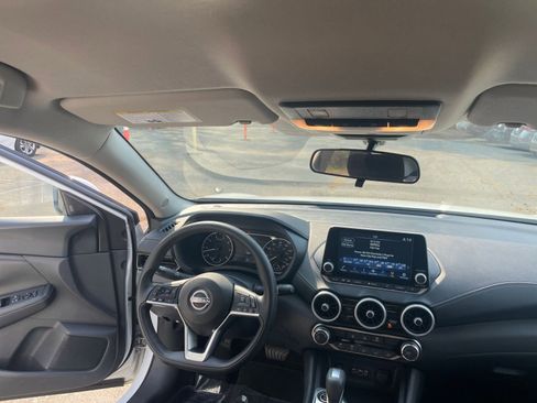 Used 2025 Nissan Sentra SV FWD image 32