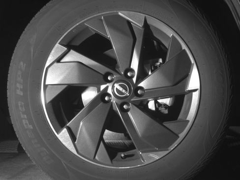 Used 2025 Nissan Rogue SV image 13