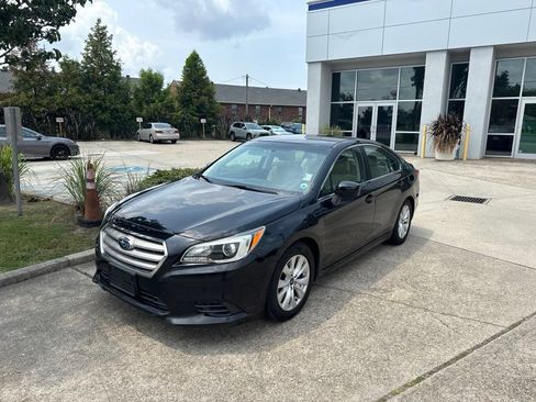Used 2015 Subaru Legacy 2.5i Premium AWD/4WD image 3