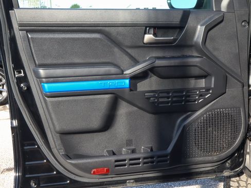 Used 2025 Toyota Tacoma TRD Off-Road AWD/4WD image 14