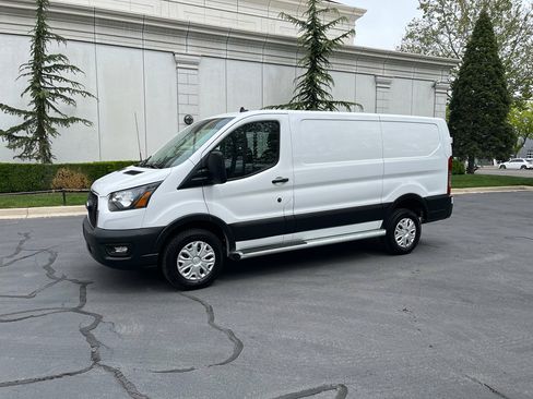 Used 2024 Ford Transit 250 Low Roof w/ Exterior Upgrade Package RWD image 2