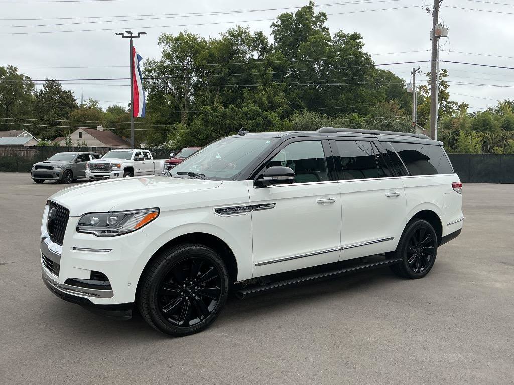 Used 2022 Lincoln Navigator L Black Label AWD/4WD image 3