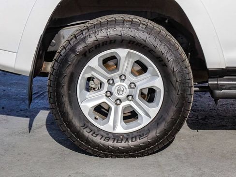 Used 2024 Toyota 4Runner SR5 AWD/4WD image 12