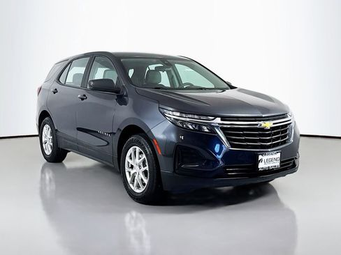 Used 2022 Chevrolet Equinox LS AWD/4WD image 3