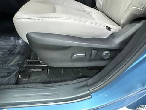 Used 2019 Subaru Forester Premium AWD/4WD image 5