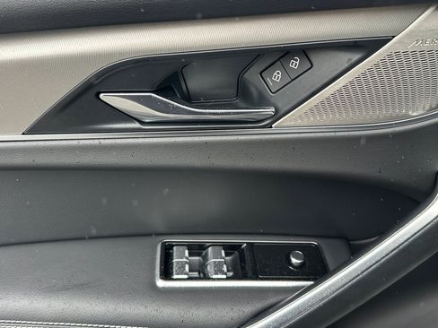 New 2025 Jaguar F-PACE R-Dynamic S image 15