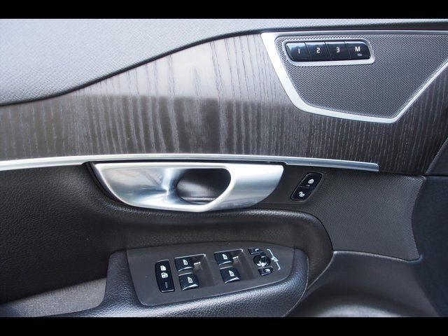 Used 2020 Volvo XC90 T6 Momentum w/ Protection Package Premier AWD/4WD image 23