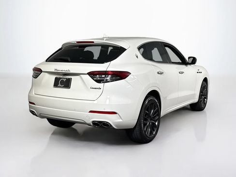 Used 2024 Maserati Levante GT Ultima AWD/4WD image 5