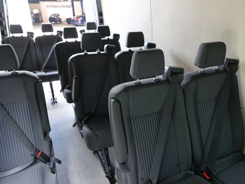 Used 2022 Mercedes-Benz Sprinter 4500 w/ Parking Package image 38