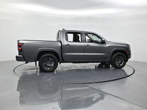 Used 2026 Nissan Frontier SV RWD image 2