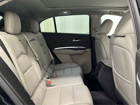 Used 2023 Cadillac XT4 Luxury w/ Cold Weather Package AWD/4WD image 21