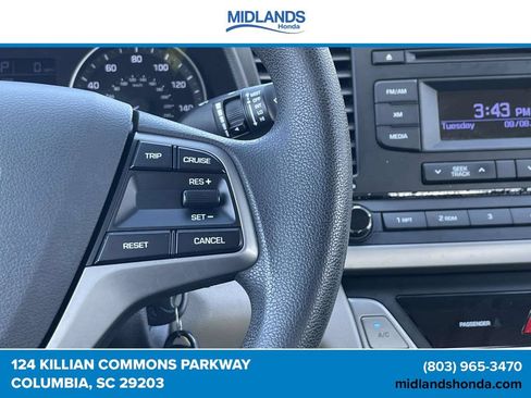 Used 2017 Hyundai Elantra SE FWD image 21