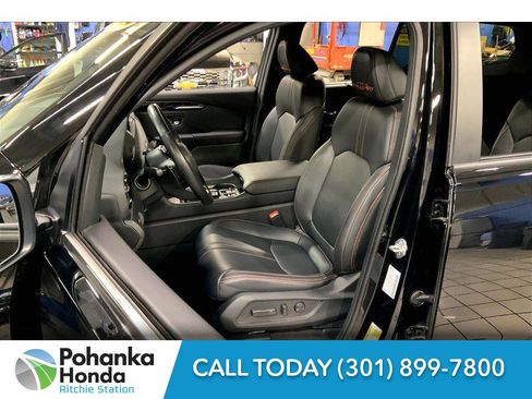 Used 2024 Honda Pilot TrailSport image 18