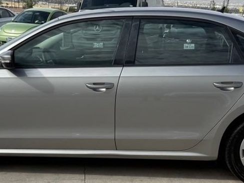 Used 2013 Volkswagen Passat 2.5 S FWD image 5