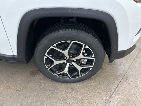 New 2026 Jeep Compass Limited AWD/4WD image 13