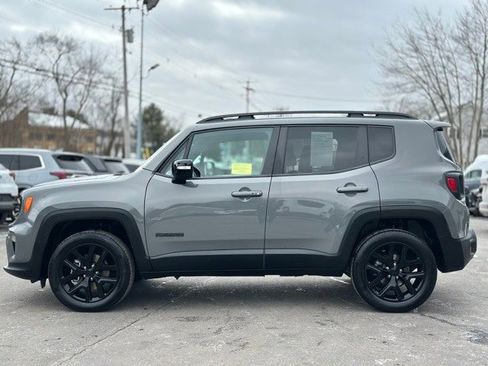 Used 2022 Jeep Renegade Altitude w/ Convenience Group image 3