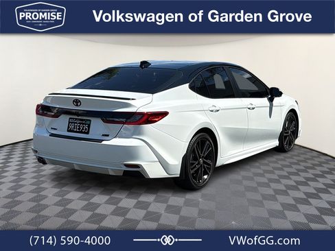 Used 2025 Toyota Camry XSE FWD image 8