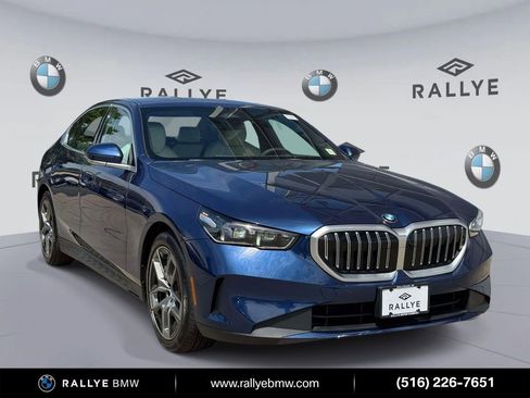 Used 2026 BMW 530i xDrive w/ Premium Package AWD/4WD image 1