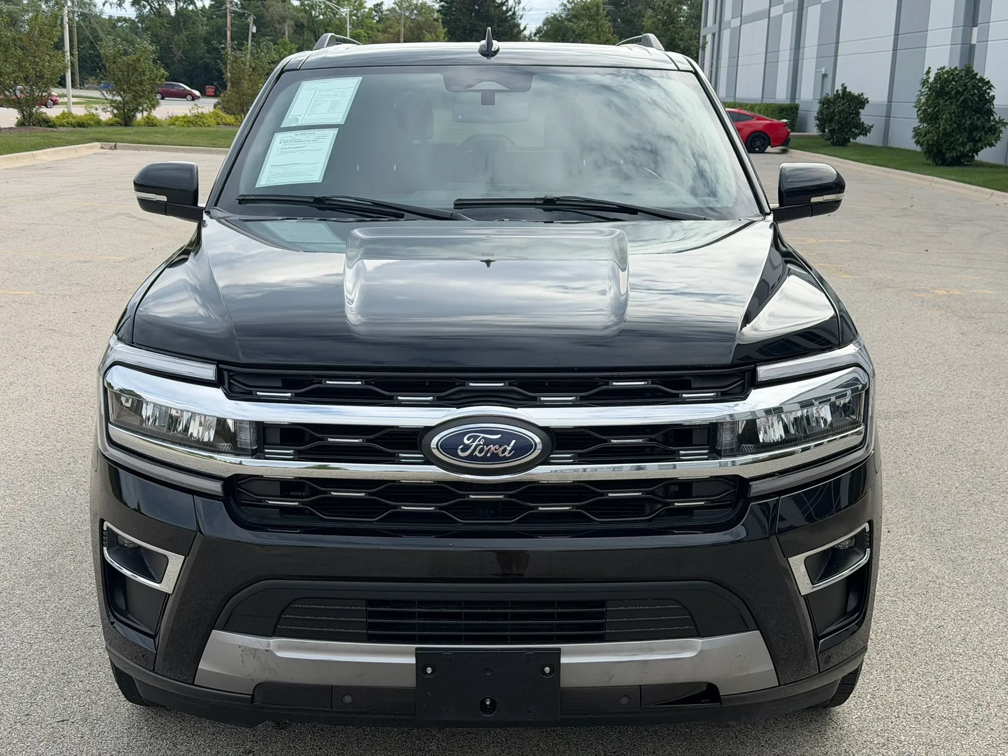 Used 2024 Ford Expedition Limited RWD image 2